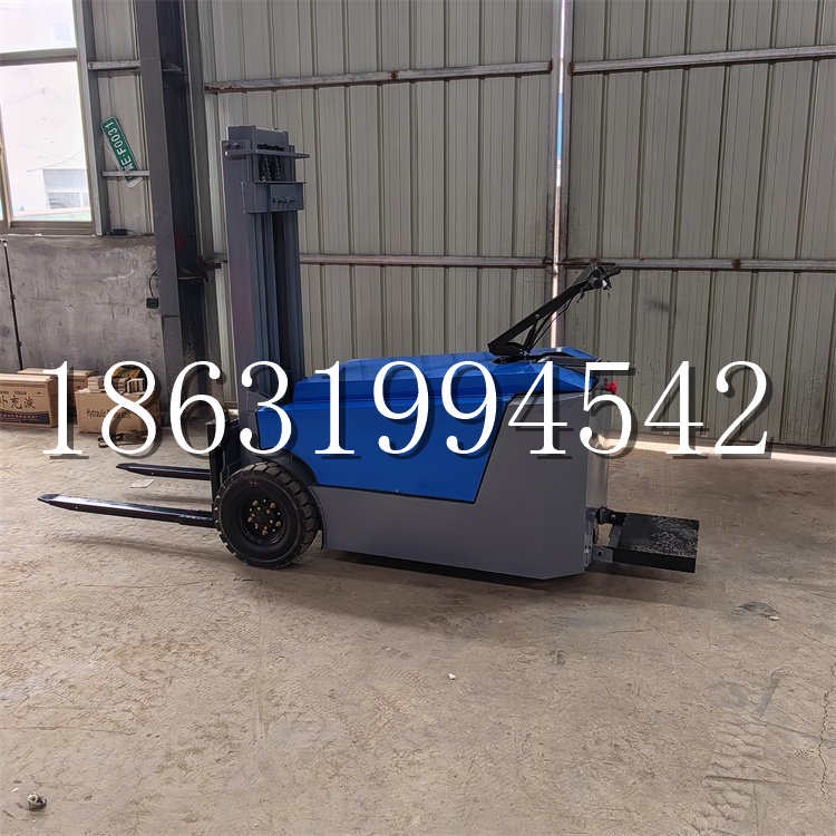 龙山区全电动叉车插腿式堆高车液压装卸车1.5吨升高小型站驾式铲车